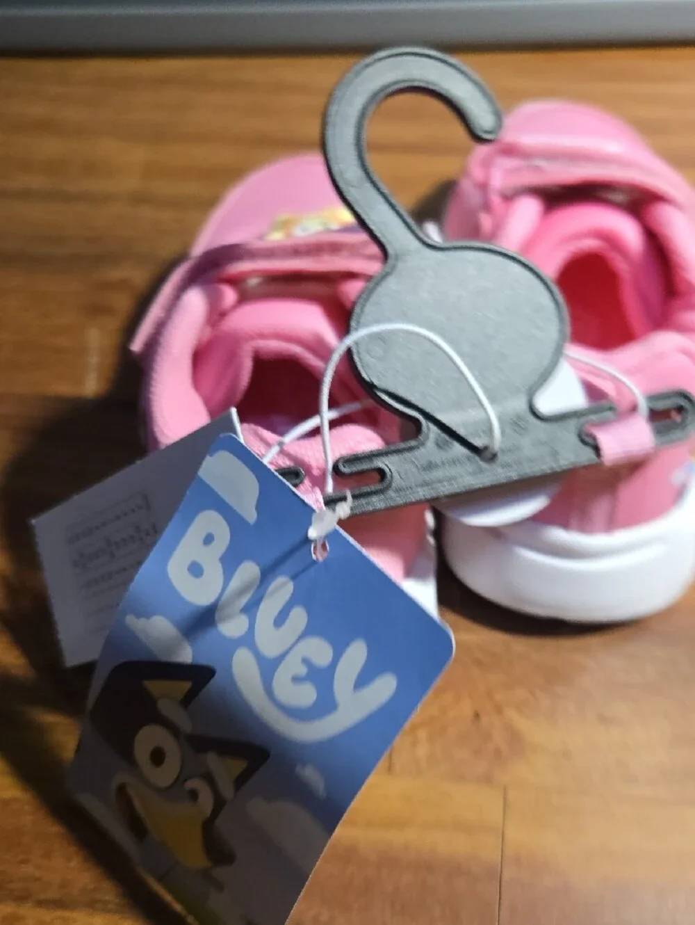 Bingo & Bluey Pink Kids Sneakers - Velcro Arch Strap Nwt Sz 8 Logo Fashion